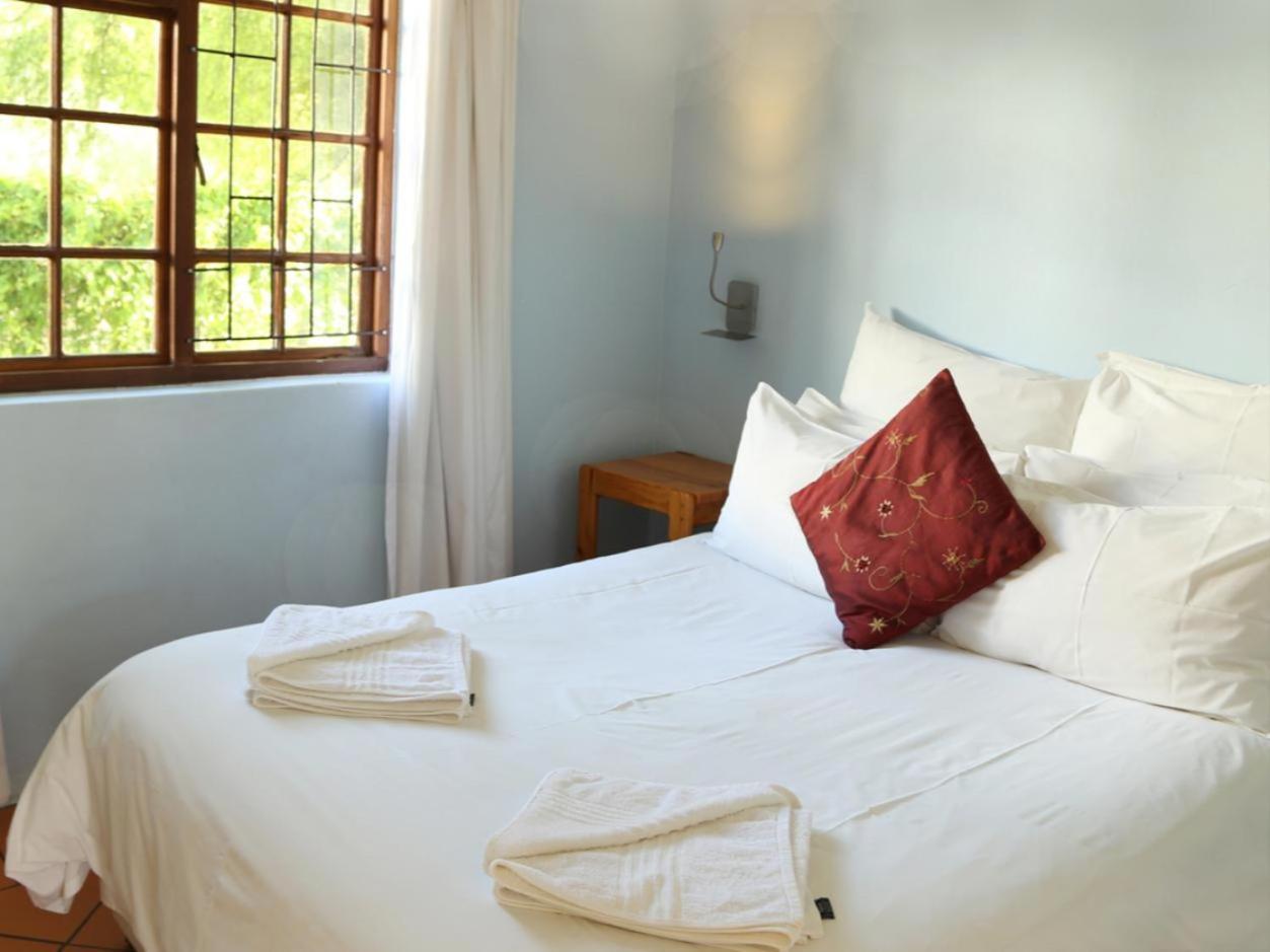 Rainbow Glen Self Catering Chalets Монтегю Номер фото