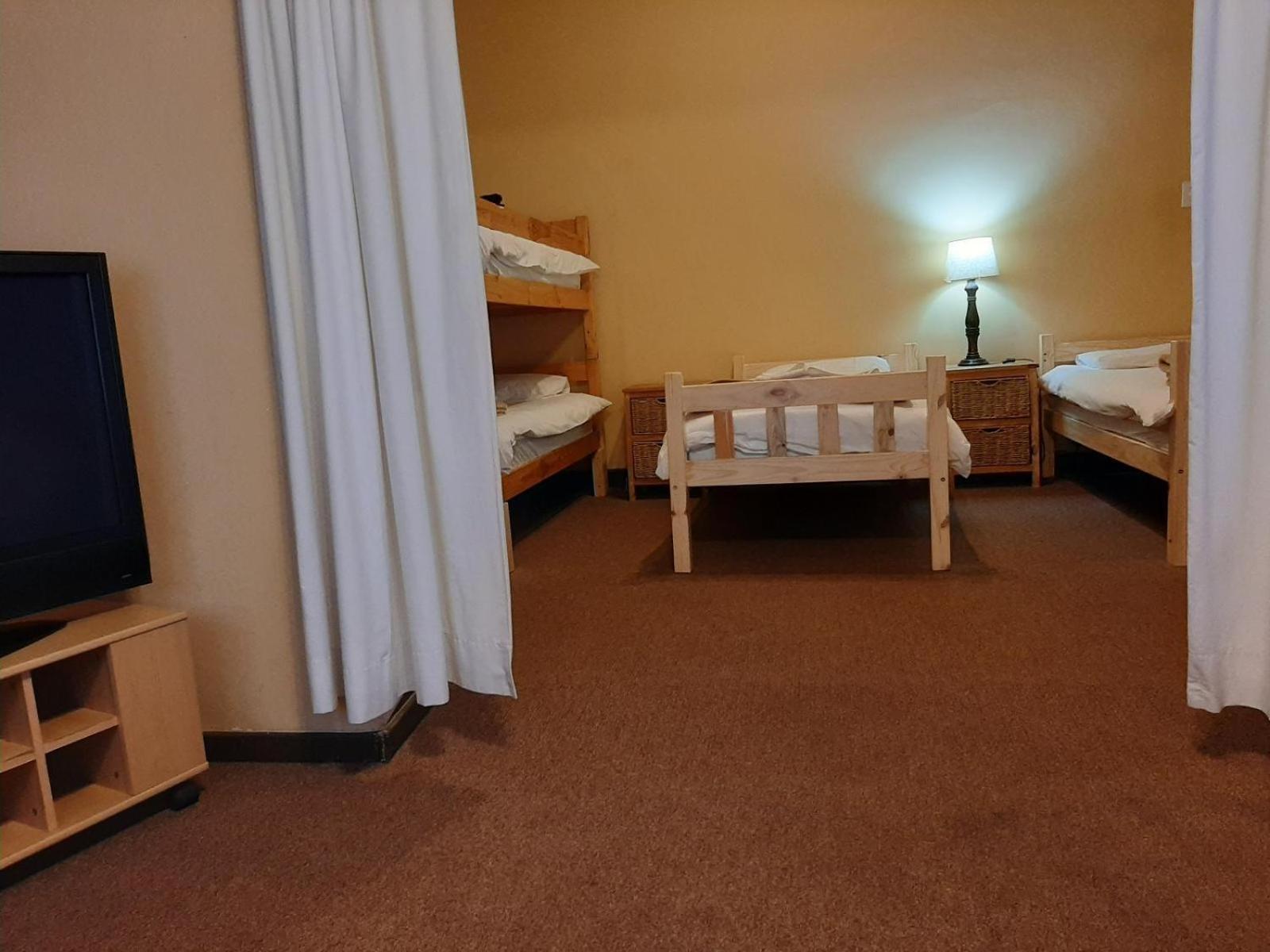 Rainbow Glen Self Catering Chalets Монтегю Номер фото