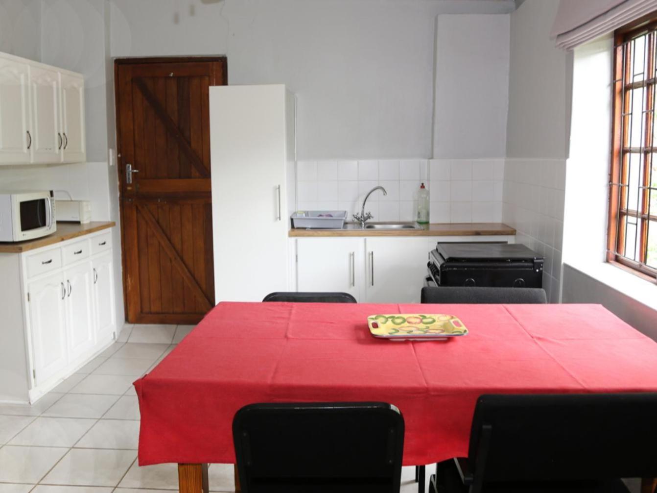 Rainbow Glen Self Catering Chalets Монтегю Номер фото
