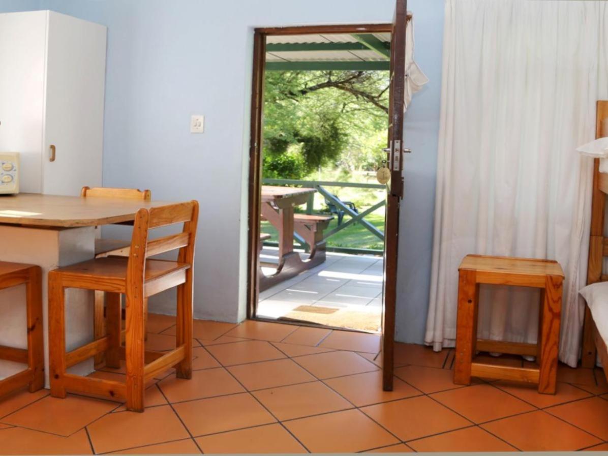 Rainbow Glen Self Catering Chalets Монтегю Номер фото