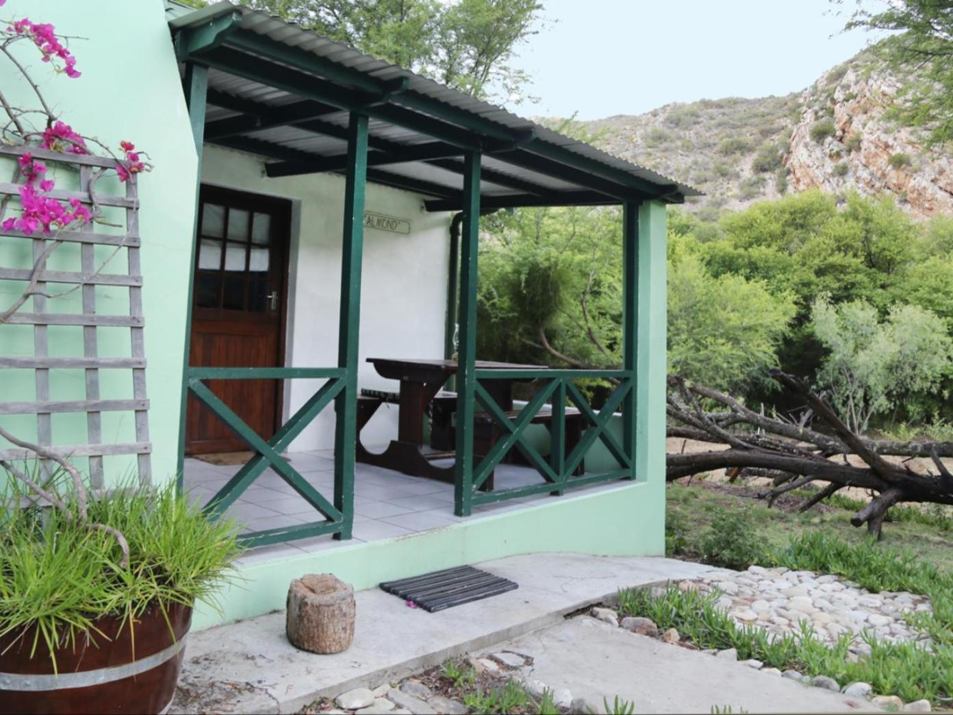 Rainbow Glen Self Catering Chalets Монтегю Номер фото