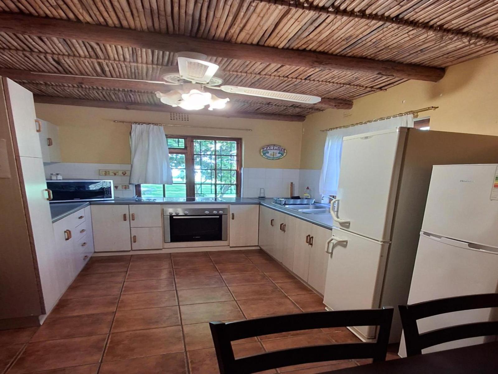 Rainbow Glen Self Catering Chalets Монтегю Номер фото